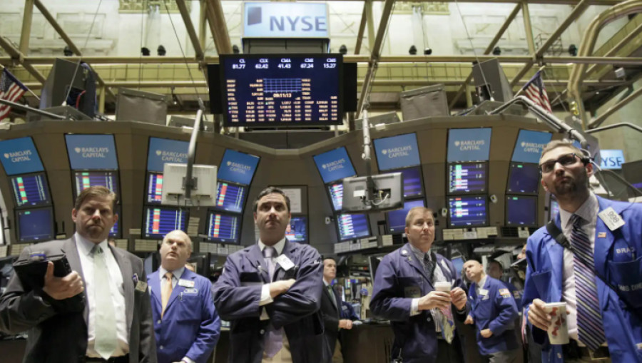 Επιτόκια, ομόλογα και αποτελέσματα «πλήγωσαν» τη Wall Street