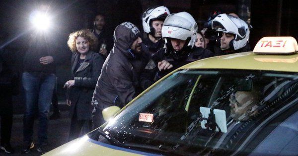 Προπηλάκισαν στην Ευελπίδων τον δικηγόρο του δολοφόνου της εφοριακού