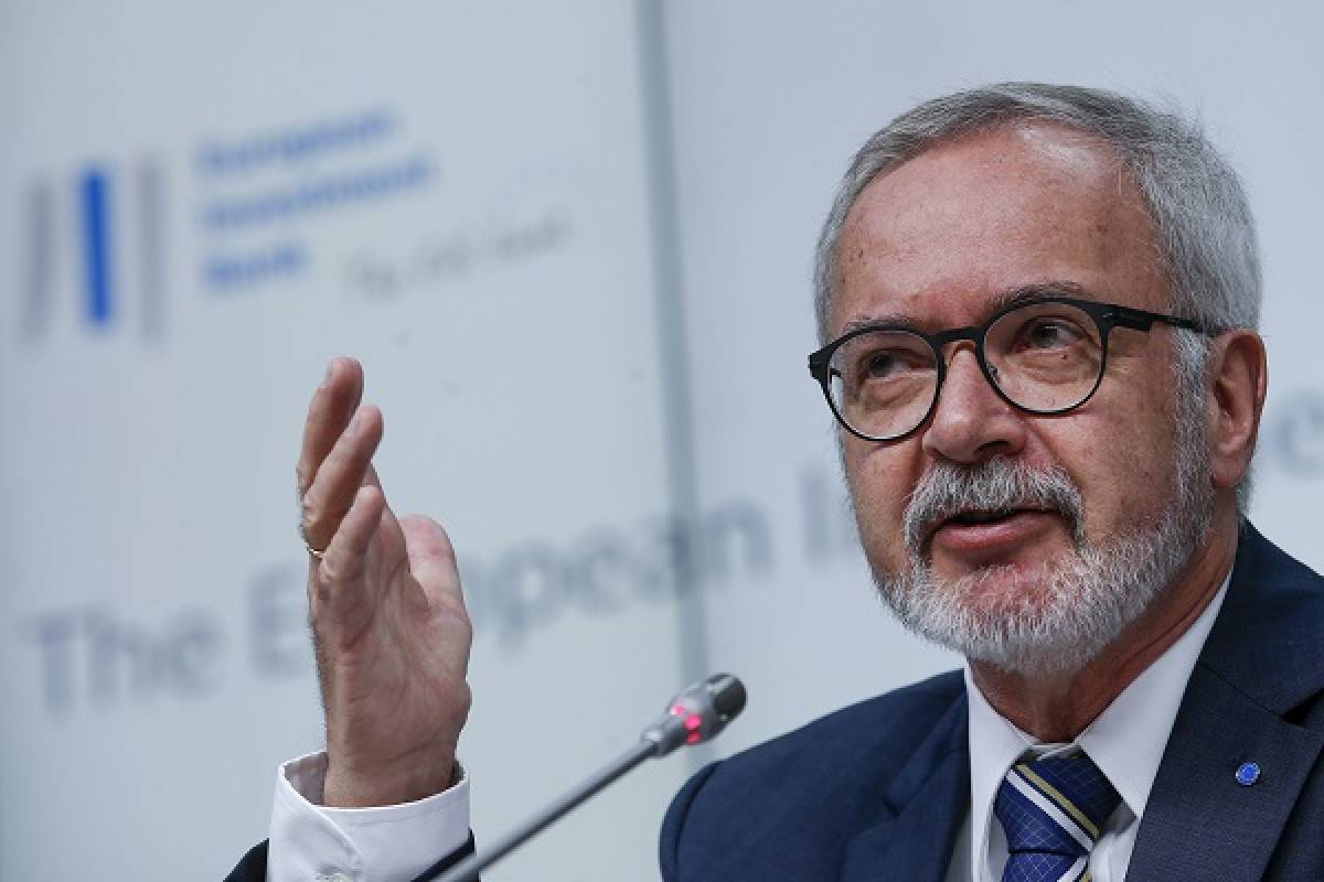Χόγιερ (ΕΤΕπ): Καλύτερη η ευρωπαϊκή απάντηση από τις εθνικές λύσεις