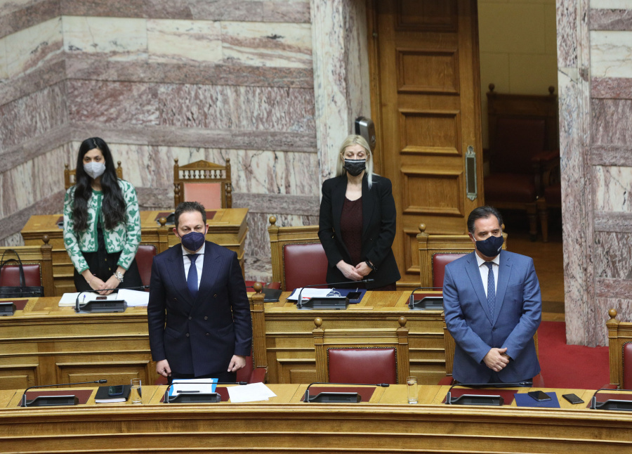 Απάντηση Γεωργιάδη σε ερώτηση για την αντικατάσταση Χατζηθεοδοσίου