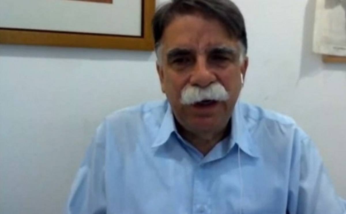 Βατόπουλος: Κοντά στο καλοκαίρι θα μπορέσουμε να «πετάξουμε» τις μάσκες