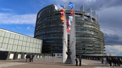 Ευρωκοινοβούλιο: Ζητεί «φακέλωμα» ακόμη και εξάχρονων προσφυγόπουλων!