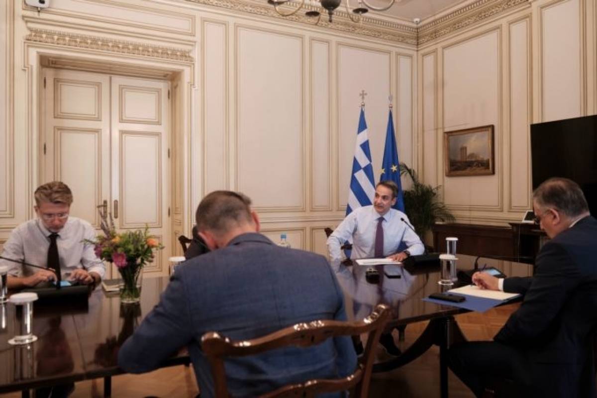 Σύσκεψη Μαξίμου: Εντατικοί έλεγχοι στους δρόμους μετά τις 22:00