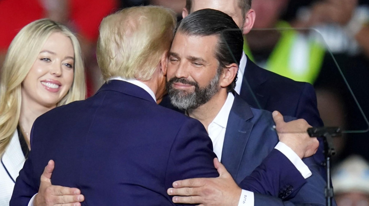 Η οικογένεια Τραμπ έχει κάνει... all in στην τεχνητή νοημοσύνη και (γι' αυτό) απορρίπτει την επιβράδυνση