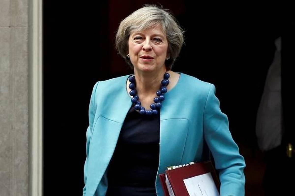 Η «ήπια» Λευκή Βίβλος της Μέι για το Brexit
