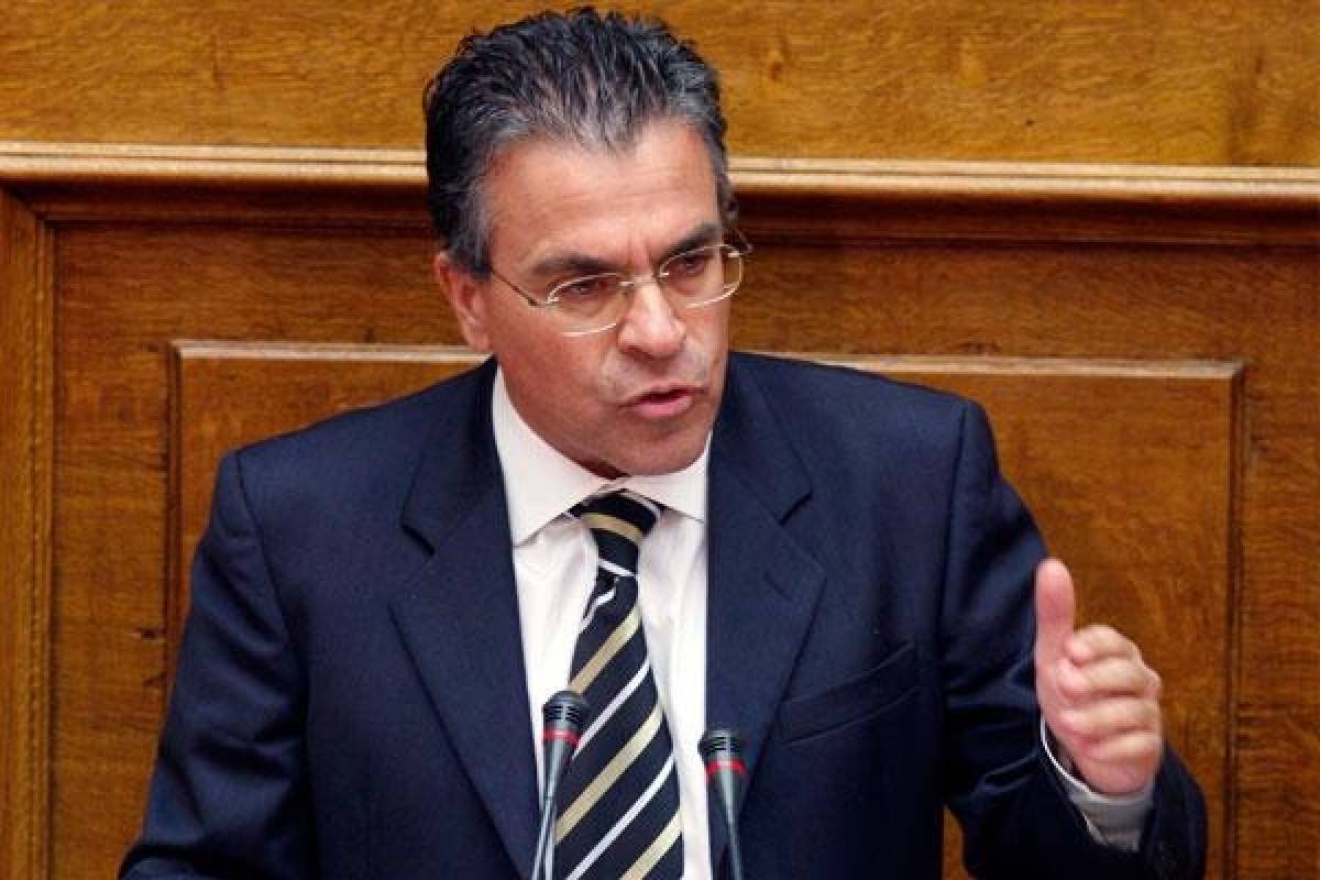 Ο Αργύρης Ντινόπουλος αφήνει τη Β' Αθηνών για τα Βριλήσσια