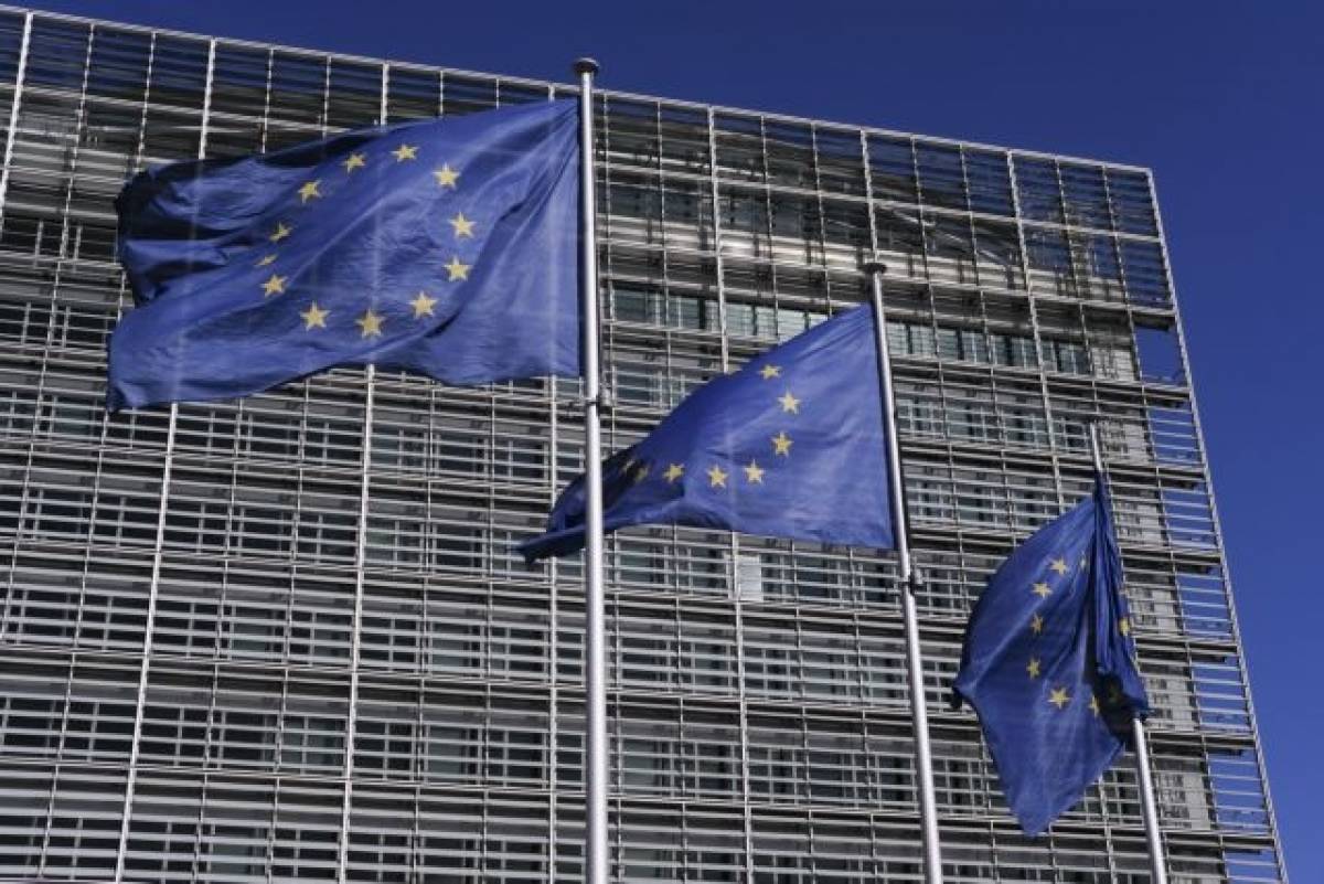 Κομισιόν για προσφυγικό: Έτοιμοι να παράσχουμε πρόσθετη βοήθεια στην Ελλάδα