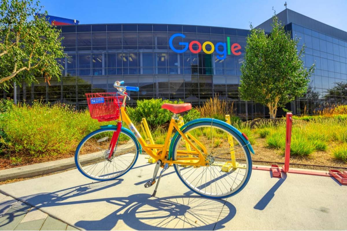 Η Google αναθεωρεί την τηλεργασία- Ποιους νέους κανόνες θεσπίζει