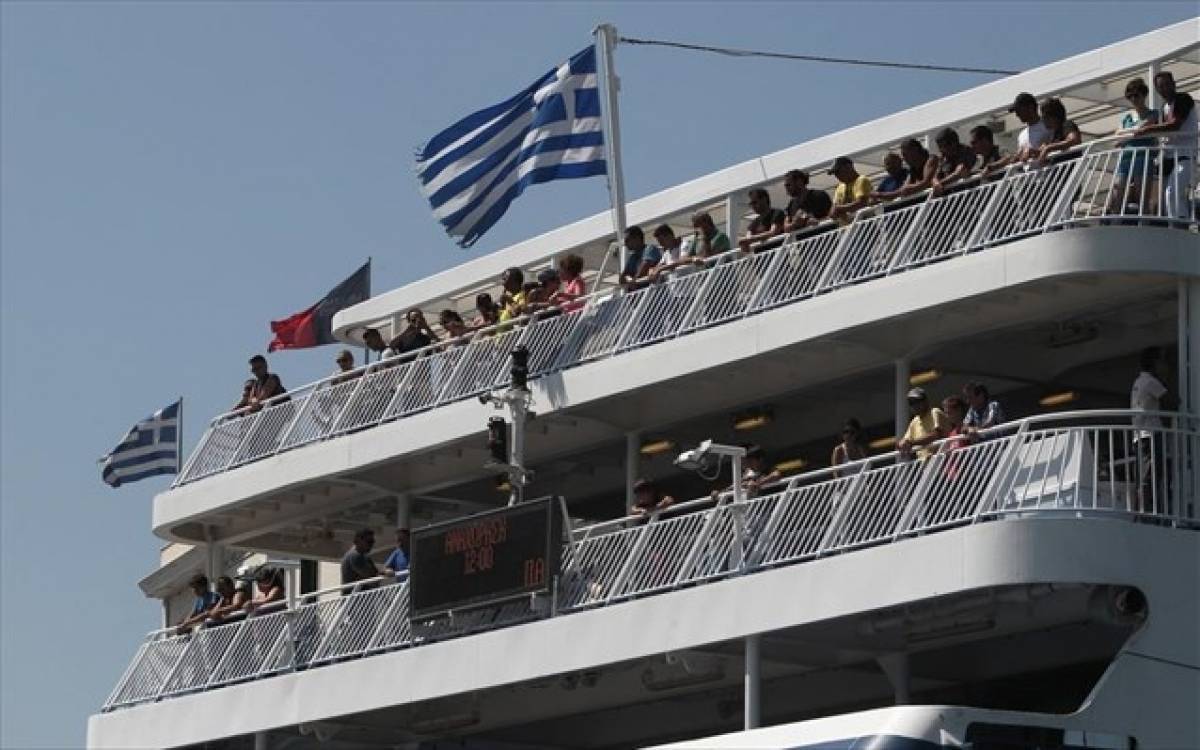 Μονόδρομος επιβίωσης η μείωση του ΦΠΑ στην ακτοπλοΐα