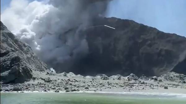 Νέα Ζηλανδία: Κίνδυνος νέων εκρήξεων από το φονικό ηφαίστειο