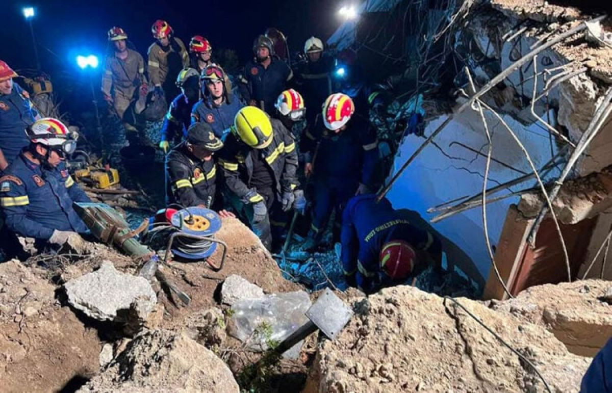 Κρήτη: Βράχος καταπλάκωσε οικογένεια σε ενοικιαζόμενα δωμάτια -Νεκρή 45χρονη μητέρα