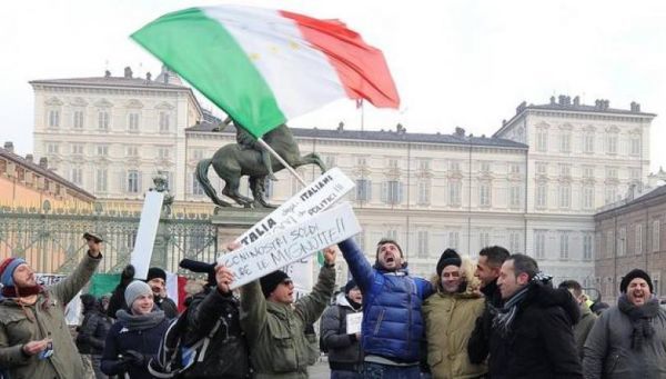 Δημοψήφισμα 2015-Ιταλία: «Είμαστε μαζί σας-Ζήτω η Ελλάδα»