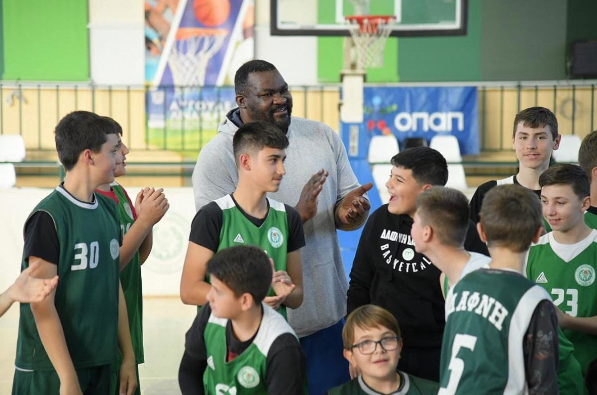 ΟΠΑΠ: Παγκόσμια Ημέρα Αθλητισμού με παιδιά και τον Σ. Σχορτσιανίτη