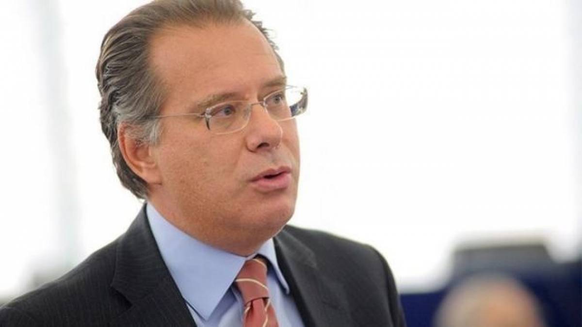 Κουμουτσάκος: Υπέρ μιας διπλωματίας ανοιχτών οριζόντων
