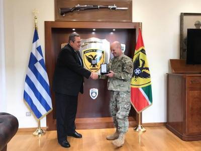 Συνάντηση Καμμένου με τον διοικητή του αμερικανικού στρατού στην Ευρώπη
