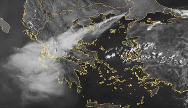 Ο καπνός της Αλεξανδρούπολης έπνιξε… το Ιόνιο