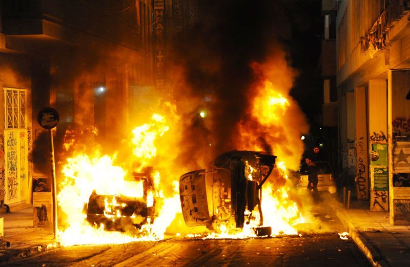Τα 8 εκατ. ευρώ άγγιξαν οι ζημιές από τα επεισόδια, σύμφωνα με τους εμπόρους