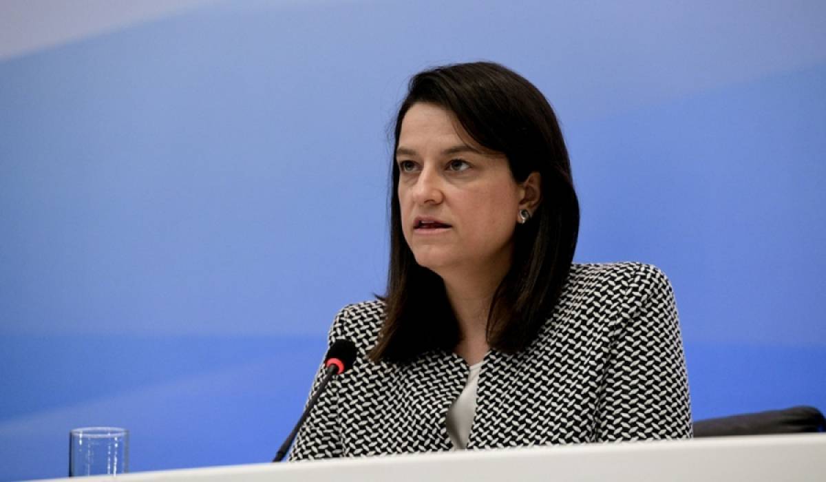 Ο Ρουβίκωνας έριξε τρικάκια έξω από το σπίτι της Κεραμέως