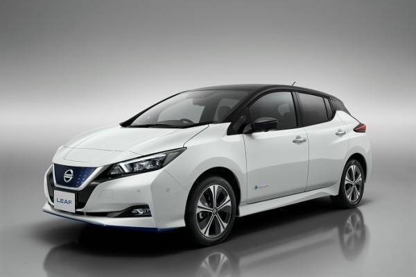 Nissan Leaf: Νέες εκδόσεις με πιο πλούσιο τεχνολογικό πακέτο