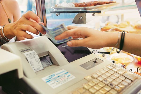 Έκδοση αποδείξεων: "Άγνωστες λέξεις" για τις επιχειρήσεις- Τι έδειξαν οι έλεγχοι των Δ.Ο.Υ