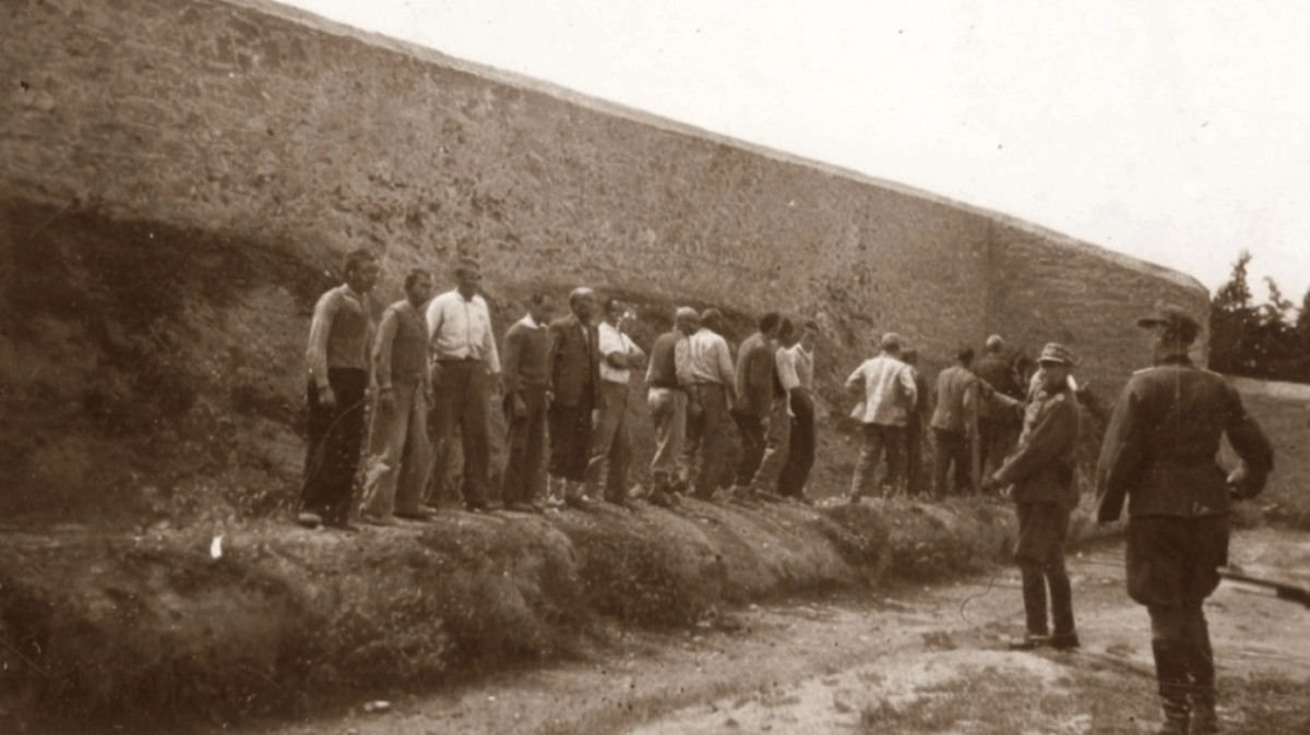 ΥΠΠΟ: Μνημείο χαρακτήρισε το σύνολο των φωτογραφιών των 200 αντιστασιακών της Καισαριανής