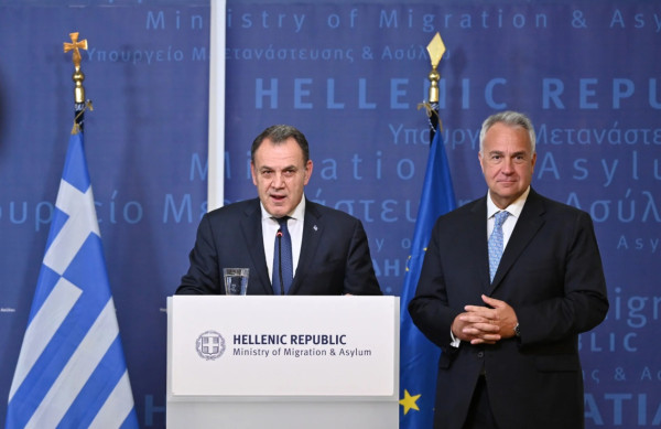 Υπ. Μετανάστευσης: Με… νότες αυτοκριτικής η αποχώρηση Παναγιωτόπουλου