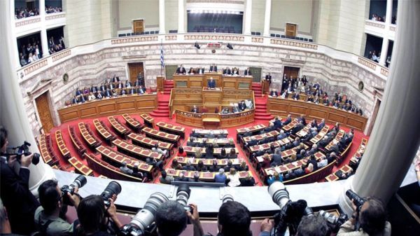 Πέλεκυς και στις συντάξεις βουλευτών με απόφαση Τσίπρα