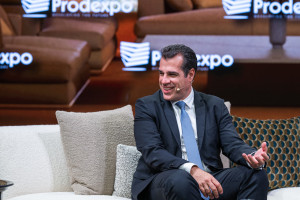 Πλεύρης: Θα αφαιρούνται Golden Visa για εικονικές εκπτώσεις και παραβίαση της απαγόρευσης βραχυχρόνιας μίσθωσης