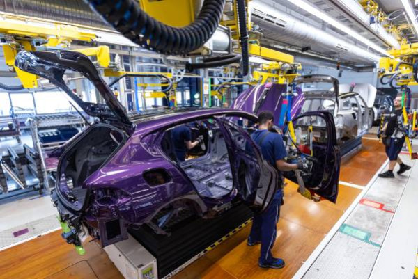 Δασμοί: BMW, Mercedes, VW συνομιλούν απευθείας με την κυβέρνηση Τραμπ