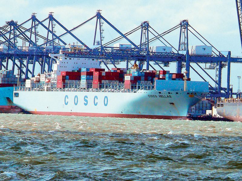 Bloomberg: "Η δραστηριότητα της COSCO μπορεί να βγάλει την Ελλάδα από την ύφεση"