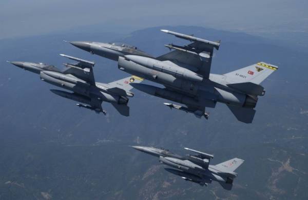 Εννέα τουρκικές παραβιάσεις στο Αιγαίο από μαχητικά αεροσκάφη