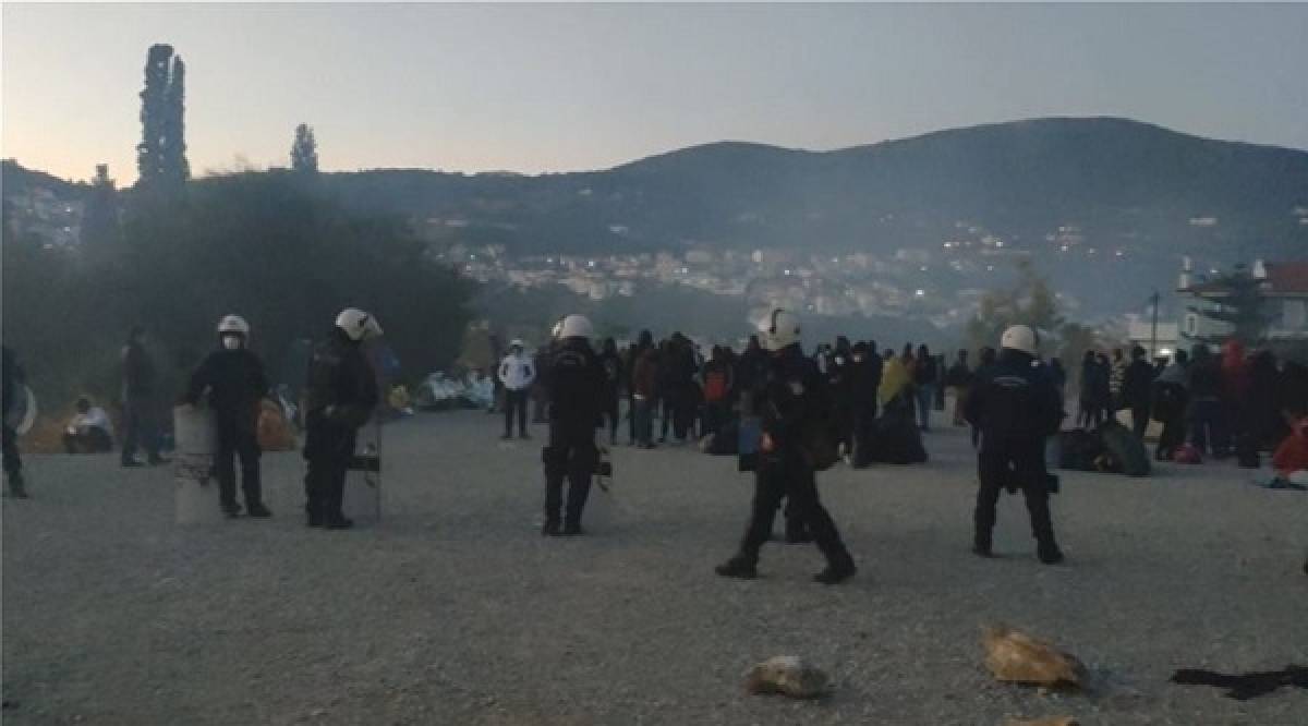 Πυρκαγιά στον υπαίθριο καταυλισμό γύρω από το ΚΥΤ Σάμου (video)