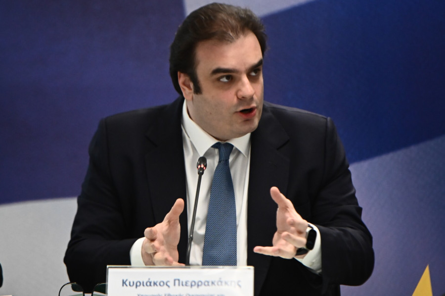 Αιχμηρή απάντηση Πιερρακάκη για τη δημοσιονομική πολιτική: Πού θα βρει τα λεφτά η αντιπολίτευση;
