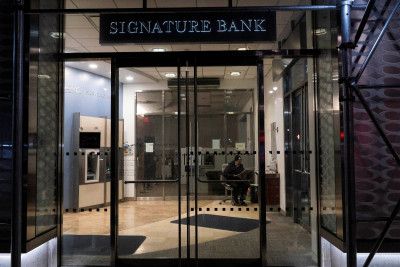 Signature Bank: Στελέχη πούλησαν μετοχές $100 εκατ. πριν την κατάρρευση