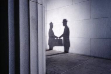 Balkans Policy Research Group: Μαζικά φαινόμενα διαφθοράς στον τομέα της ενέργειας στη Ν.Α Ευρώπη
