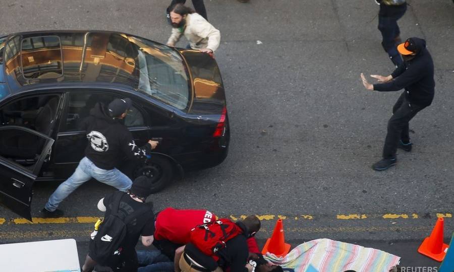 Σιάτλ: Οδηγός έριξε το αυτοκίνητό του πάνω σε διαδηλωτές (βίντεο)