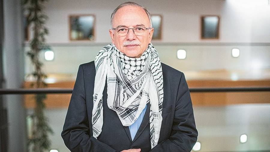 Ο Παπαδημούλης αναζητεί σωτηρία στην… Αγιά Σοφιά