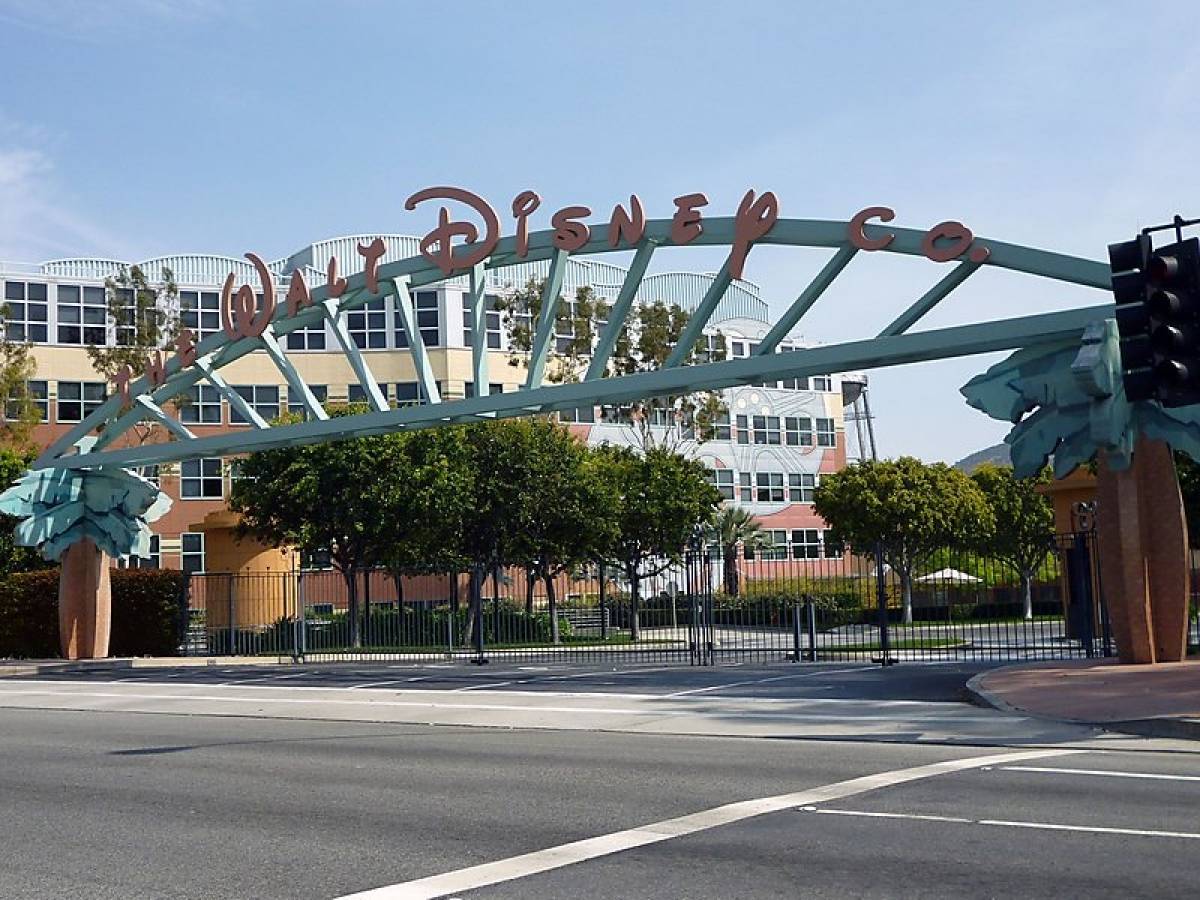 H Disney «παγώνει» τους μισθούς σε πάνω από 100.000 υπαλλήλους