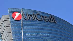 UniCredit για Ελλάδα: Ανάπτυξη 8% φέτος και 3% το 2022