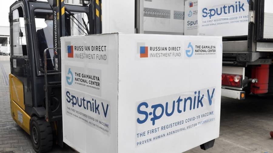 Εμβόλια: Η Κύπρος αγοράζει 50.000 δόσεις του ρωσικού Sputnik V