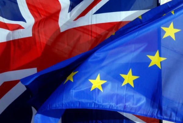 Δημοσκόπηση: Προβάδισμα 10 μονάδων υπέρ του Brexit