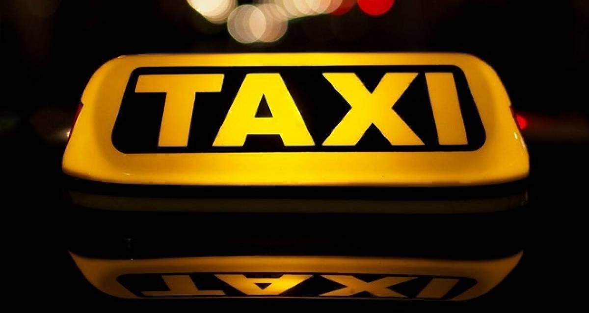 Αλλάζουν οι κανόνες στις συναλλαγές μέσω των εφαρμογών μίσθωσης ταξί