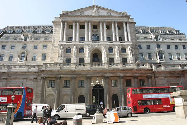 Βρετανία: Σταθερό στο 0,5% το επιτόκιο της BoE
