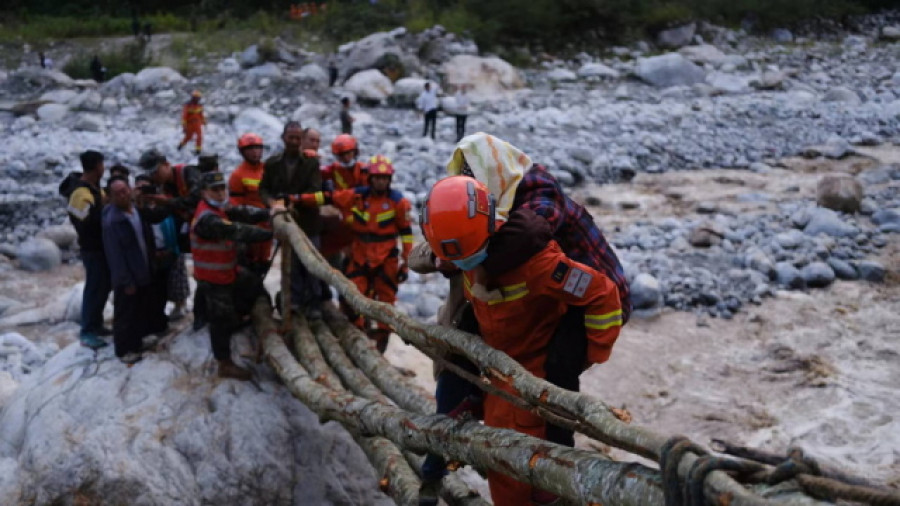 Κίνα: Στους 82 οι νεκροί από τον σεισμό στη Σετσουάν