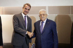 Μητσοτάκης – Αμπάς: Έκκληση για άμεση κατάπαυση πυρός και στήριξη στην Παλαιστινιακή Αρχή