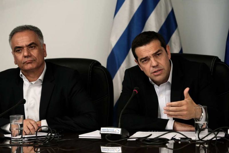 Κουνάμε μαντήλι σε QE και… γραβάτα-«Παίζονται» τα φέσια