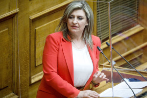 Λιακούλη: Η κυβέρνηση απέκρυψε επιστολή της Κομισιόν για τον εμβολιασμό κατά της ευλογιάς – Ζητά εισαγγελική παρέμβαση