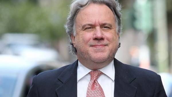 Ο Κατρούγκαλος υπέγραψε τον κυρωτικό νόμο της συμφωνίας των Πρεσπών