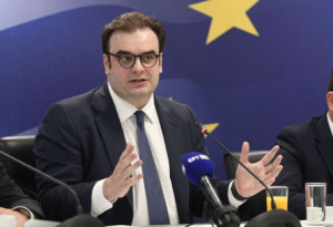 Πιερρακάκης: Μετατρέπουμε το πλεόνασμα σε κοινωνικό κεφάλαιο- Διασφαλίζουμε τη σταθερότητα