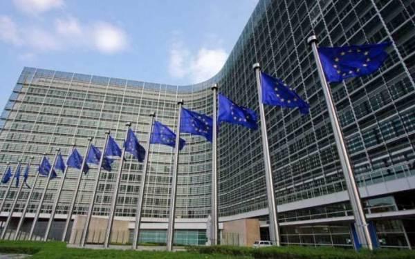 Κομισιόν:Δεν ξέρει αν είναι παράνομη η διαδικασία πώλησης των ΕΛ.ΠΕ!